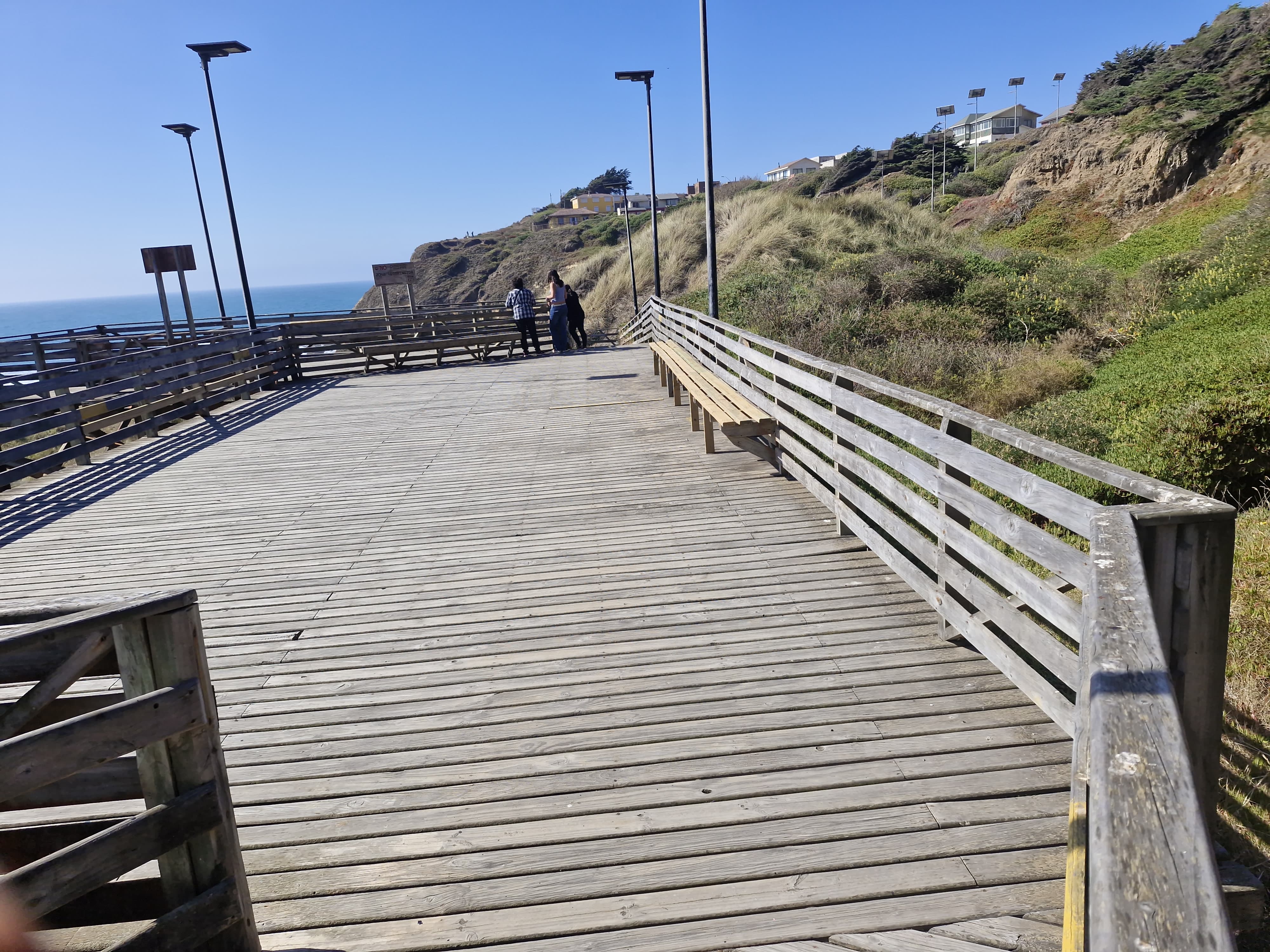 Fotografía del sendero con amplio sector en el mirador